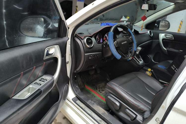 Used Haval H6 2016 Upgraded Model 1.5T Automatic Two-Wheel Drive Elite Version Driver Seat