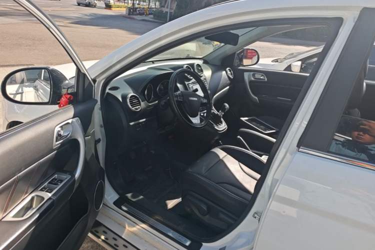 Used Haval H6 2016 Upgraded Model 1.5T Manual Two-Wheel Drive Elite Version Driver Seat