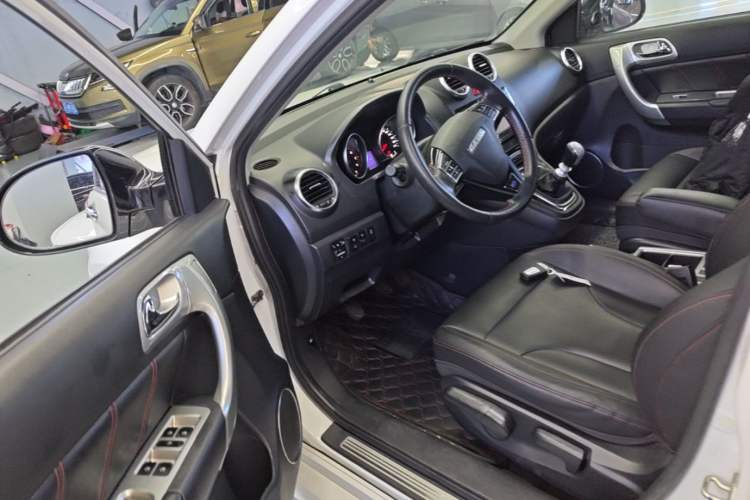 Used Haval H6 2016 Upgraded Model 1.5T Manual Two-Wheel Drive Elite Version Driver Seat