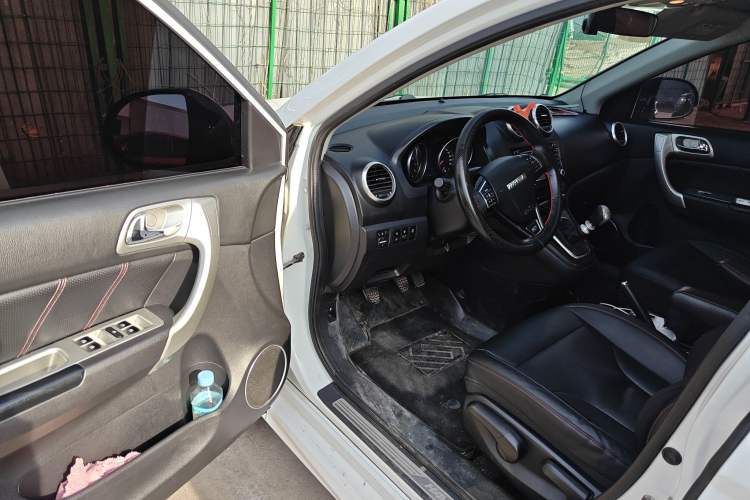 Used Haval H6 2016 Upgraded Model 1.5T Manual Two-Wheel Drive Elite Version Driver Seat