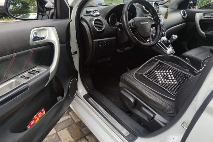 Used Haval H6 2016 Upgraded Model 1.5T Automatic Two-Wheel Drive Elite Version Driver Seat