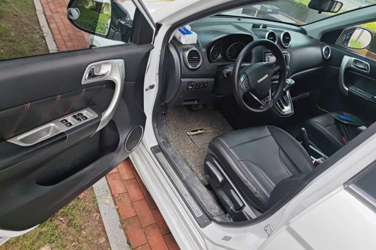 Used Haval H6 2016 Upgraded Model 1.5T Automatic Two-Wheel Drive Elite Version Driver Seat