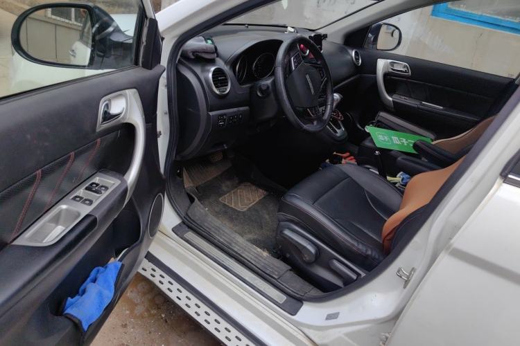 Used Haval H6 2016 Upgraded Model 1.5T Automatic Two-Wheel Drive Elite Version Driver Seat