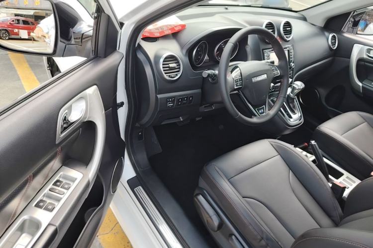 Used Haval H6 2016 Upgraded Model 1.5T Automatic Two-Wheel Drive Elite Version Driver Seat