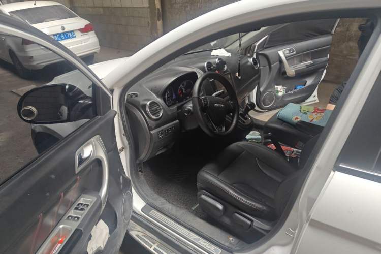 Used Haval H6 2016 Upgraded Model 1.5T Automatic Two-Wheel Drive Elite Version Driver Seat