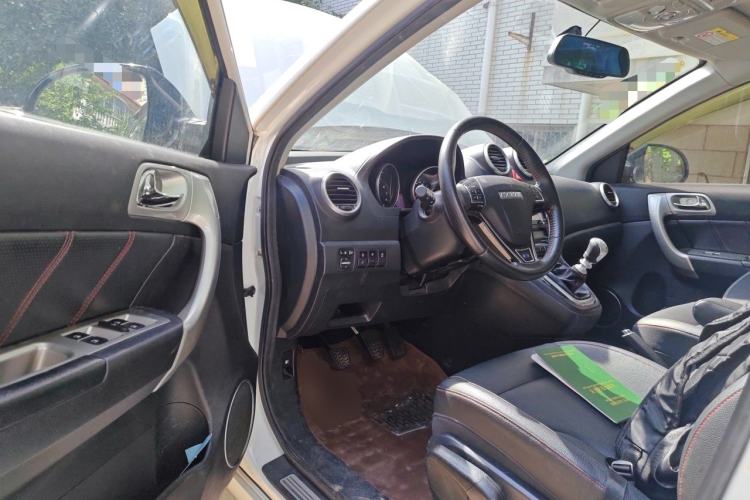 Used Haval H6 2016 Upgraded Model 1.5T Manual Two-Wheel Drive Elite Version Driver Seat