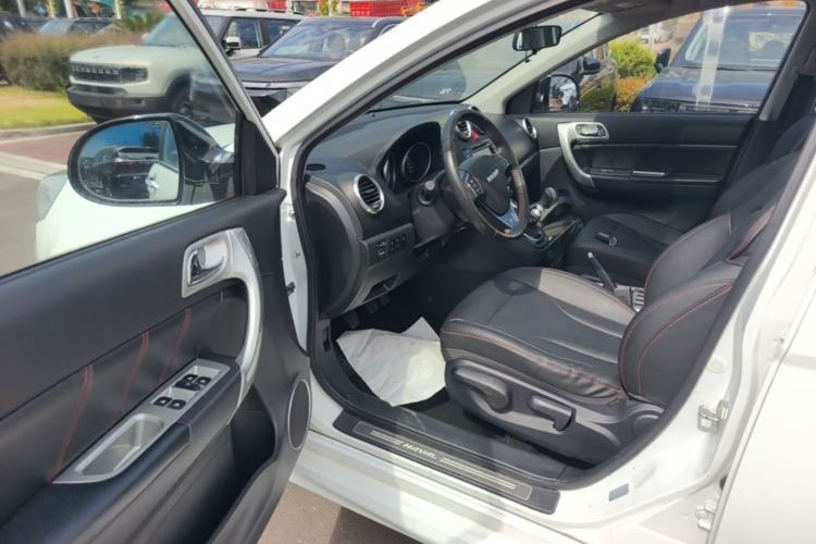 Used Haval H6 2016 Upgraded Model 1.5T Manual Two-Wheel Drive Elite Version Driver Seat