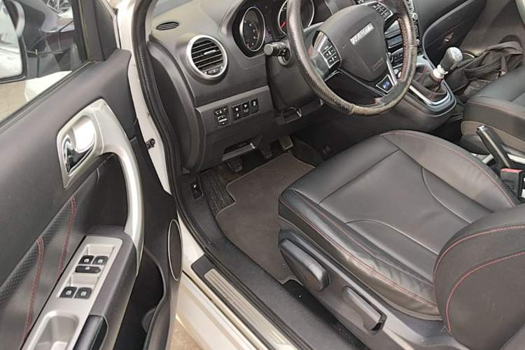 Used Haval H6 2016 Upgraded Model 1.5T Manual Two-Wheel Drive Elite Version Driver Seat