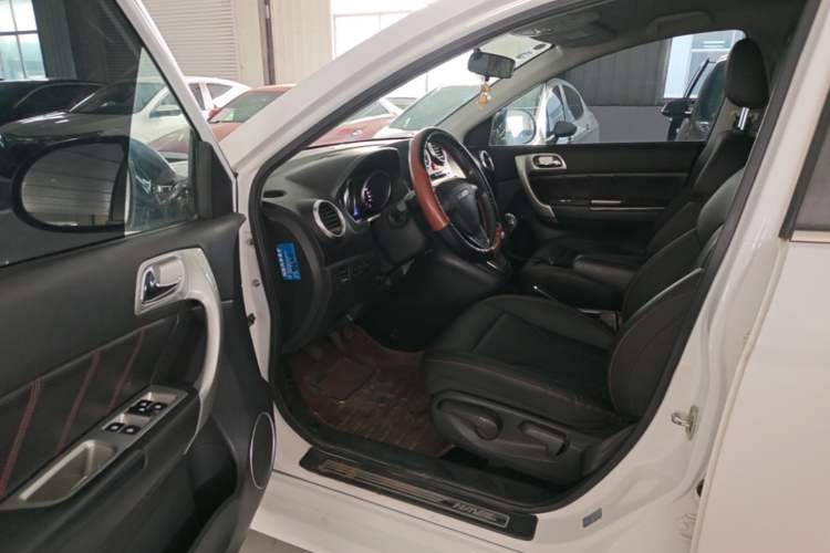 Used Haval H6 2016 Upgraded Model 1.5T Manual Two-Wheel Drive Urban Version Driver Seat