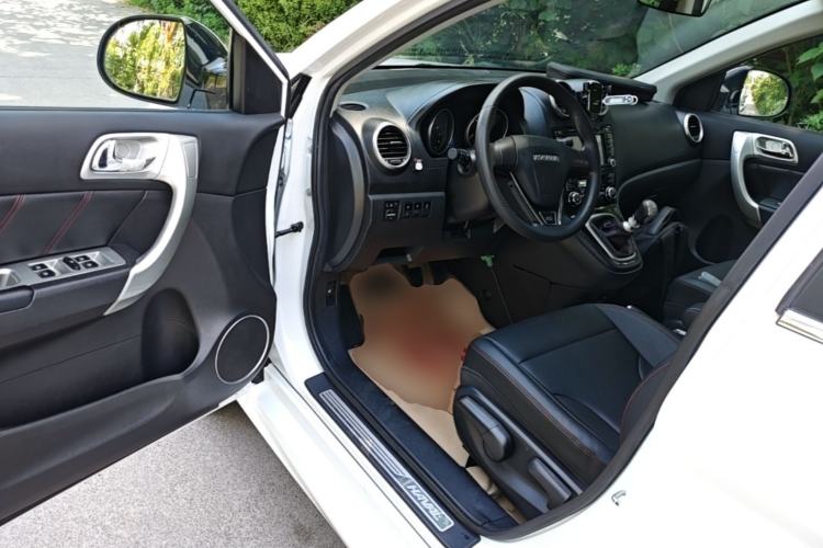 Used Haval H6 2016 Upgraded Model 1.5T Manual Two-Wheel Drive Urban Version Driver Seat