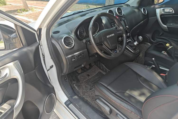 Used Haval H6 2016 Upgraded Model 1.5T Manual Two-Wheel Drive Urban Version Driver Seat