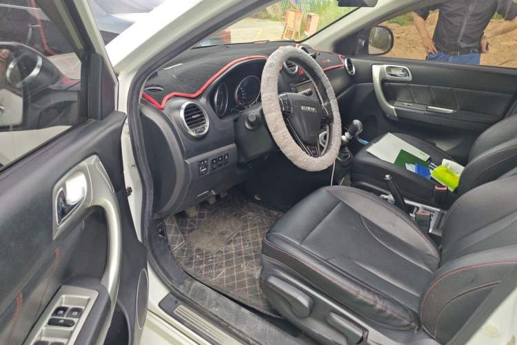 Used Haval H6 2016 Upgraded Model 1.5T Manual Two-Wheel Drive Elite Version Driver Seat