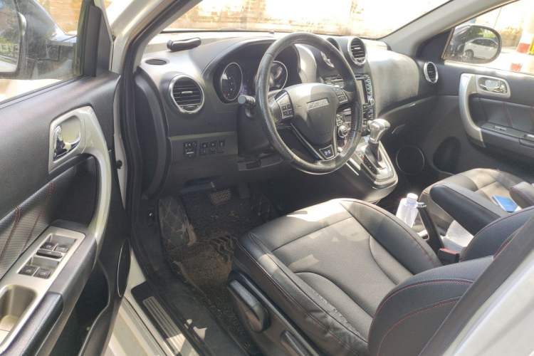 Used Haval H6 2016 Upgraded Model 1.5T Automatic Two-Wheel Drive Elite Version Driver Seat