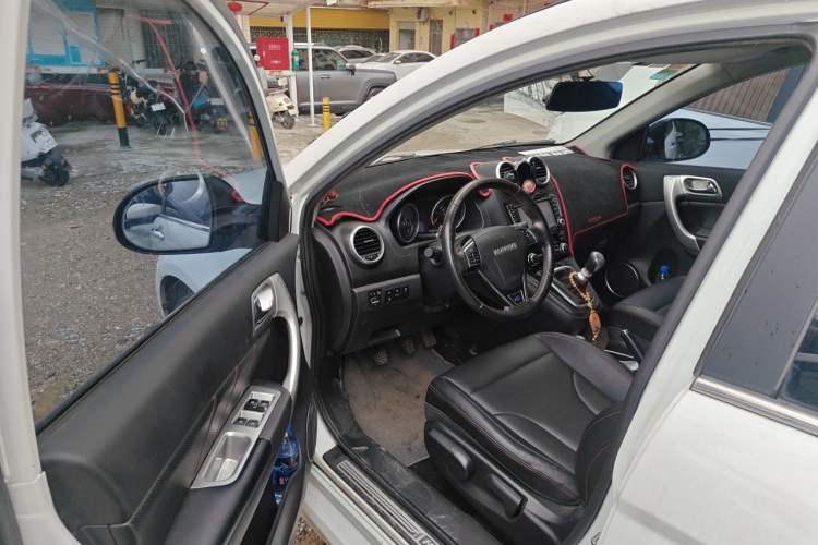 Used Haval H6 2016 Upgraded Model 1.5T Manual Two-Wheel Drive Elite Version Driver Seat