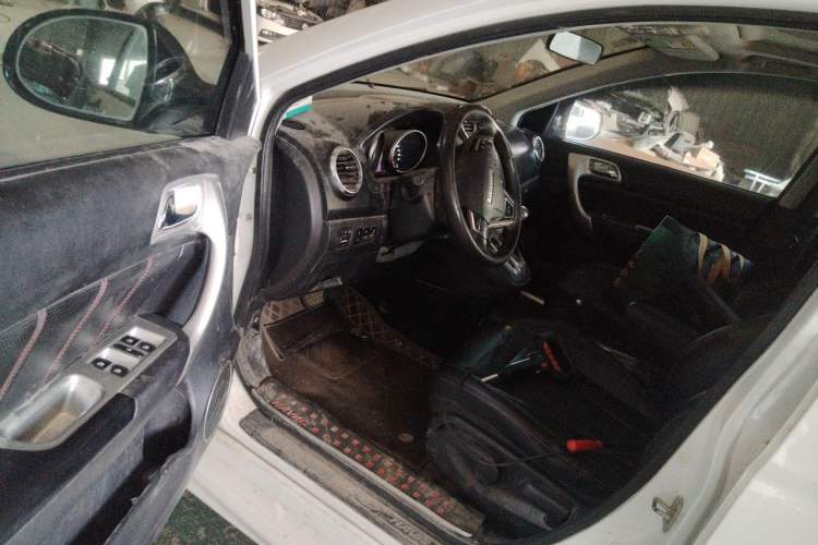 Used Haval H6 2016 Upgraded Model 1.5T Automatic Two-Wheel Drive Elite Version Driver Seat