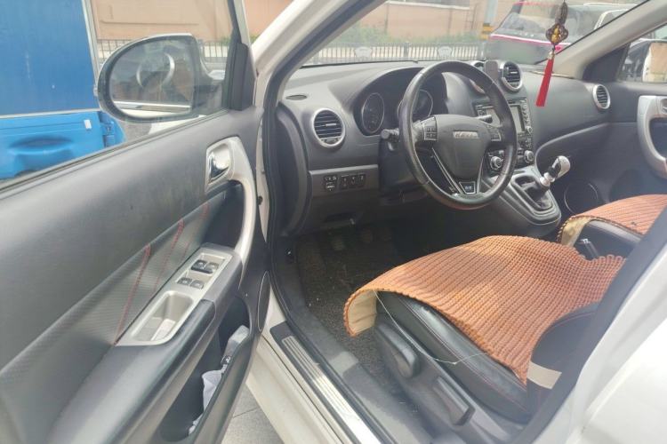 Used Haval H6 2016 Upgraded Model 1.5T Manual Two-Wheel Drive Elite Version Driver Seat