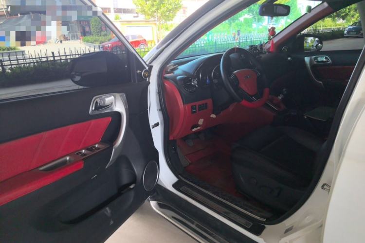 Used Haval H6 2016 Upgraded Model 1.5T Manual Two-Wheel Drive Value Edition Driver Seat