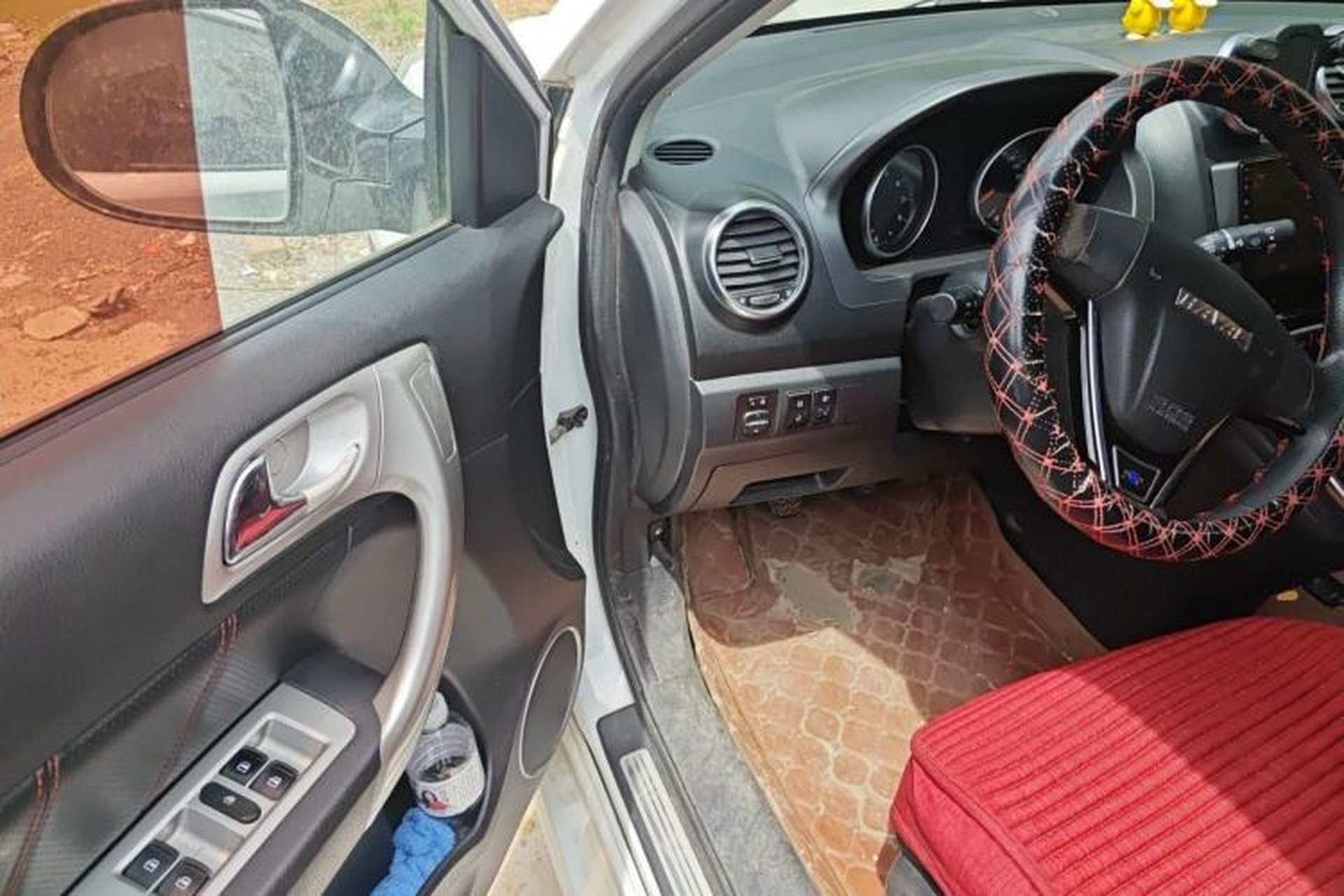 Used Haval H6 2016 Upgraded Model 1.5T Manual Two-Wheel Drive Value Edition Driver Seat
