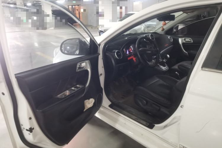 Used Haval H6 2016 Upgraded Model 1.5T Manual Two-Wheel Drive Value Edition Driver Seat