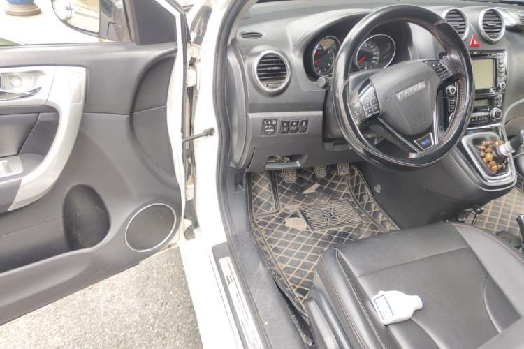 Used Haval H6 2016 Upgraded Model 1.5T Manual Two-Wheel Drive Elite Version Driver Seat