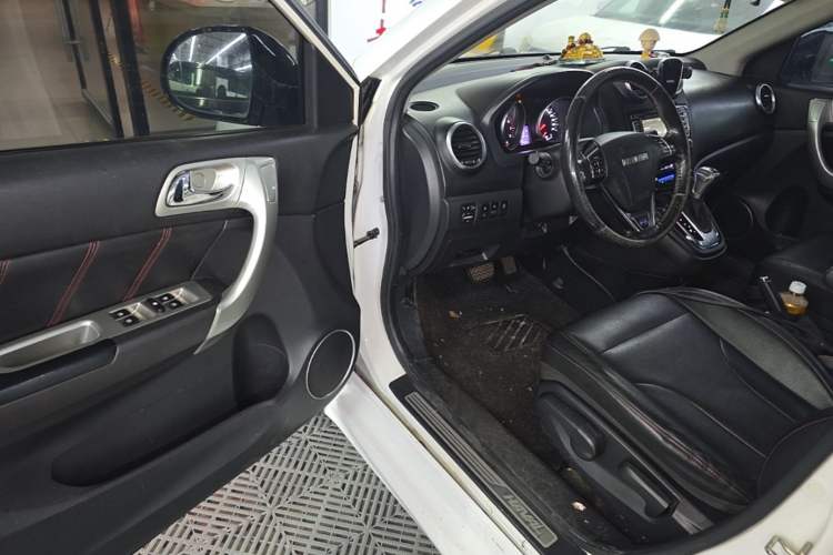 Used Haval H6 2016 Upgraded Model 1.5T Automatic Two-Wheel Drive Elite Version Driver Seat