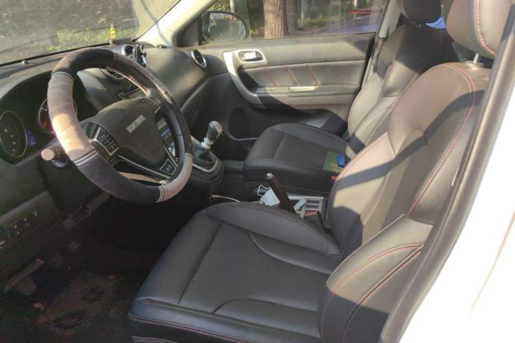 Used Haval H6 2016 Upgraded Model 1.5T Manual Two-Wheel Drive Elite Version Driver Seat