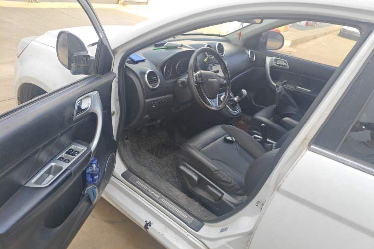 Used Haval H6 2016 Upgraded Model 1.5T Manual Two-Wheel Drive Elite Version Driver Seat