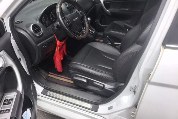 Used Haval H6 2016 Upgraded Model 1.5T Automatic Two-Wheel Drive Elite Version Driver Seat