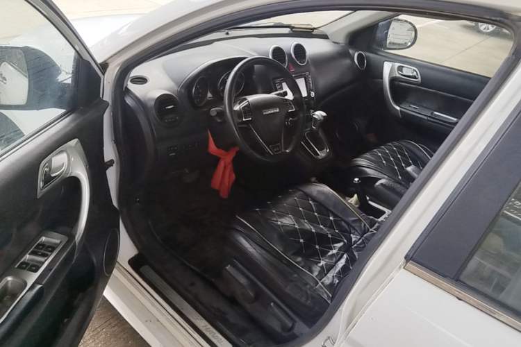 Used Haval H6 2016 Upgraded Model 1.5T Automatic Two-Wheel Drive Elite Version Driver Seat