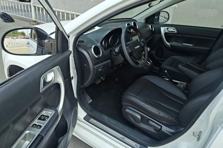 Used Haval H6 2016 Upgraded Model 1.5T Automatic Two-Wheel Drive Elite Version Driver Seat