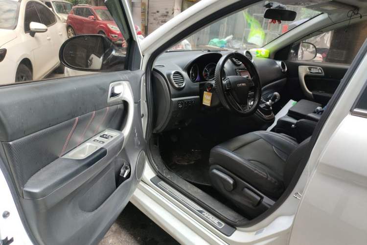 Used Haval H6 2016 Upgraded Model 1.5T Manual Two-Wheel Drive Elite Version Driver Seat