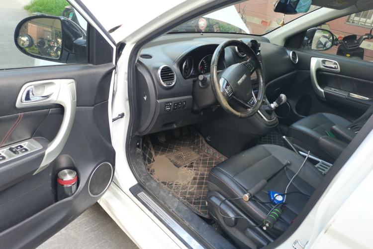 Used Haval H6 2016 Upgraded Model 1.5T Manual Two-Wheel Drive Elite Version Driver Seat
