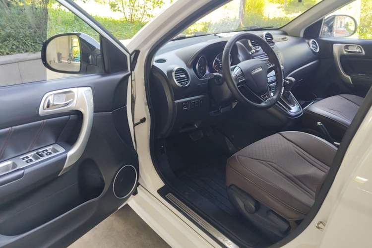 Used Haval H6 2016 Upgraded Model 1.5T Automatic Two-Wheel Drive Elite Version Driver Seat