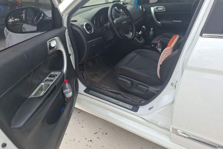 Used Haval H6 2016 Upgraded Model 1.5T Manual Two-Wheel Drive Urban Version Driver Seat