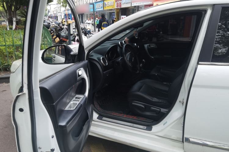Used Haval H6 2016 Upgraded Model 1.5T Manual Two-Wheel Drive Elite Version Driver Seat