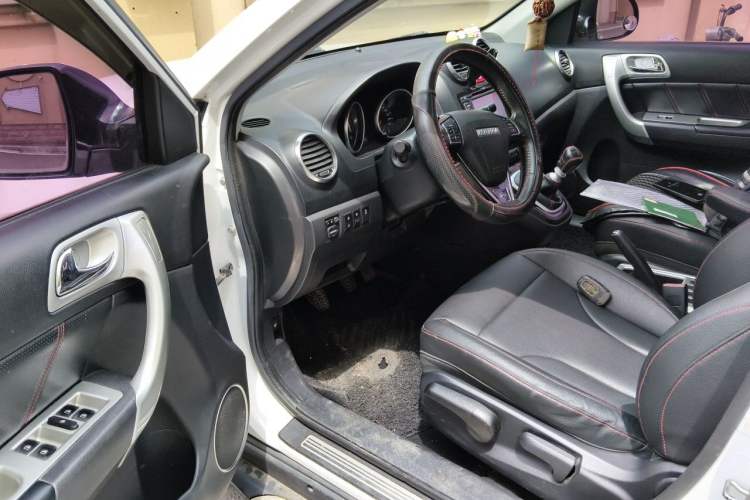 Used Haval H6 2016 Upgraded Model 1.5T Manual Two-Wheel Drive Elite Version Driver Seat