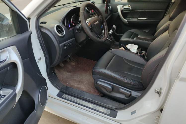 Used Haval H6 2016 Upgraded Model 1.5T Manual Two-Wheel Drive Elite Version Driver Seat