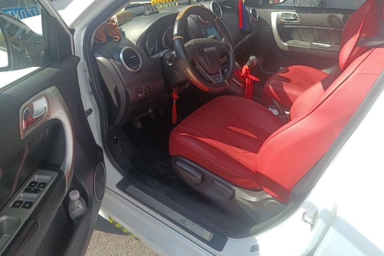 Used Haval H6 2016 Upgraded Model 1.5T Manual Two-Wheel Drive Value Edition Driver Seat