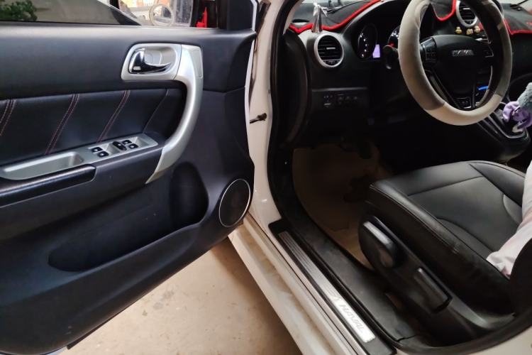 Used Haval H6 2016 Upgraded Model 1.5T Manual Two-Wheel Drive Elite Version Driver Seat