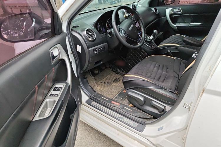 Used Haval H6 2016 Upgraded Model 1.5T Manual Two-Wheel Drive Elite Version Driver Seat
