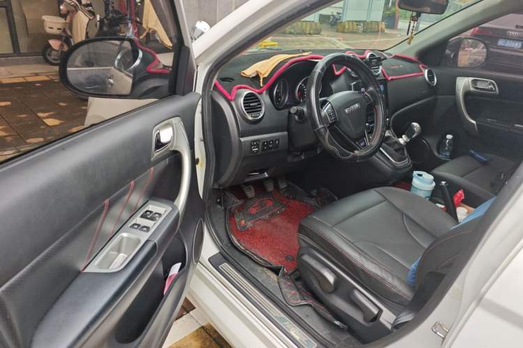 Used Haval H6 2016 Upgraded Model 1.5T Manual Two-Wheel Drive Elite Version Driver Seat