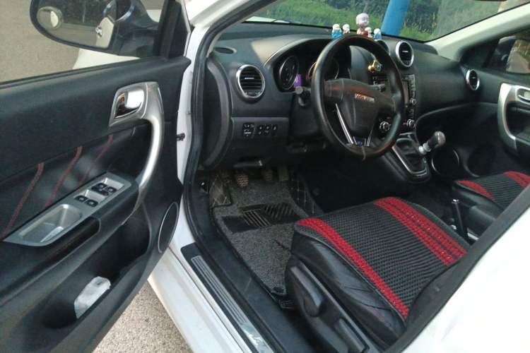 Used Haval H6 2016 Upgraded Model 1.5T Manual Two-Wheel Drive Urban Version Driver Seat