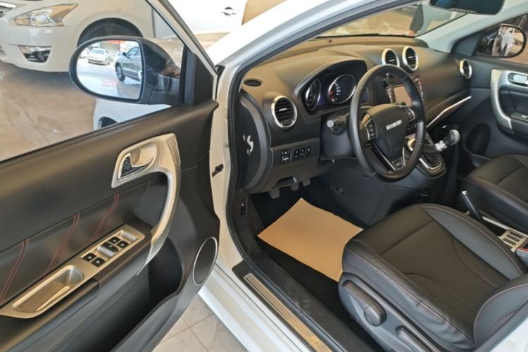 Used Haval H6 2016 Upgraded Model 1.5T Manual Two-Wheel Drive Elite Version Driver Seat