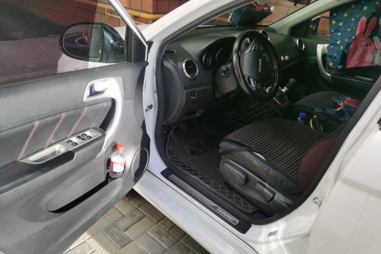 Used Haval H6 2016 Upgraded Model 1.5T Manual Two-Wheel Drive Elite Version Driver Seat