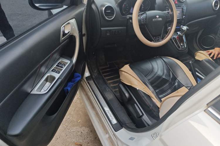 Used Haval H6 2016 Upgraded Model 1.5T Automatic Two-Wheel Drive Elite Version Driver Seat