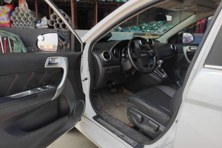 Used Haval H6 2016 Upgraded Model 1.5T Automatic Two-Wheel Drive Elite Version Driver Seat