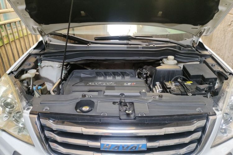 Used Haval H6 2016 Upgraded Model 1.5T Automatic Two-Wheel Drive Elite Version Engine Bay