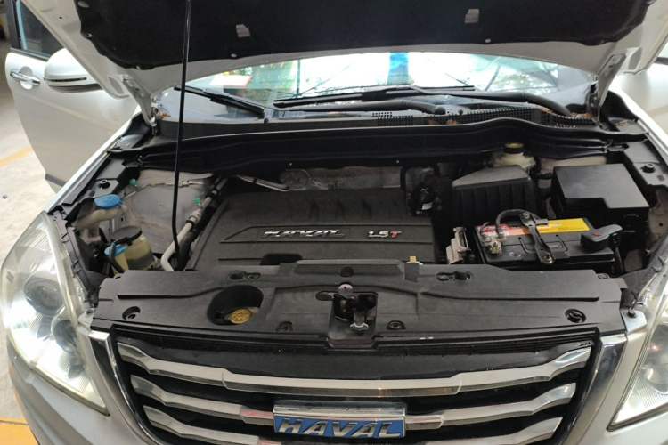 Used Haval H6 2016 Upgraded Model 1.5T Automatic Two-Wheel Drive Elite Version Engine Bay