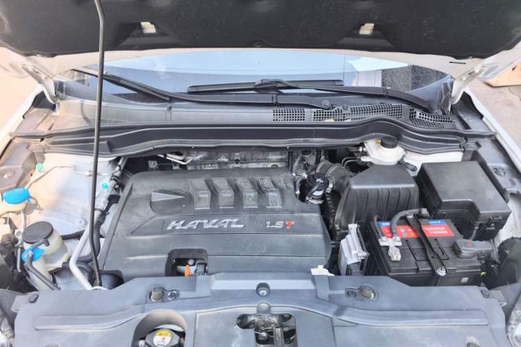 Used Haval H6 2016 Upgraded Model 1.5T Automatic Two-Wheel Drive Elite Version Engine Bay