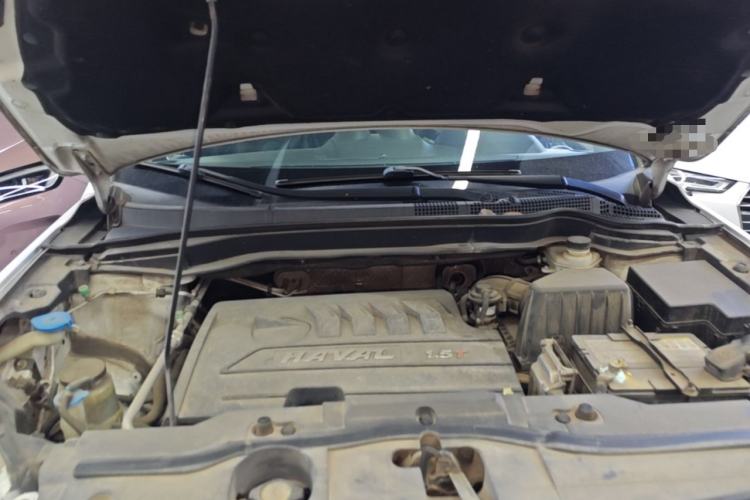 Used Haval H6 2016 Upgraded Model 1.5T Manual Two-Wheel Drive Elite Version Engine Bay